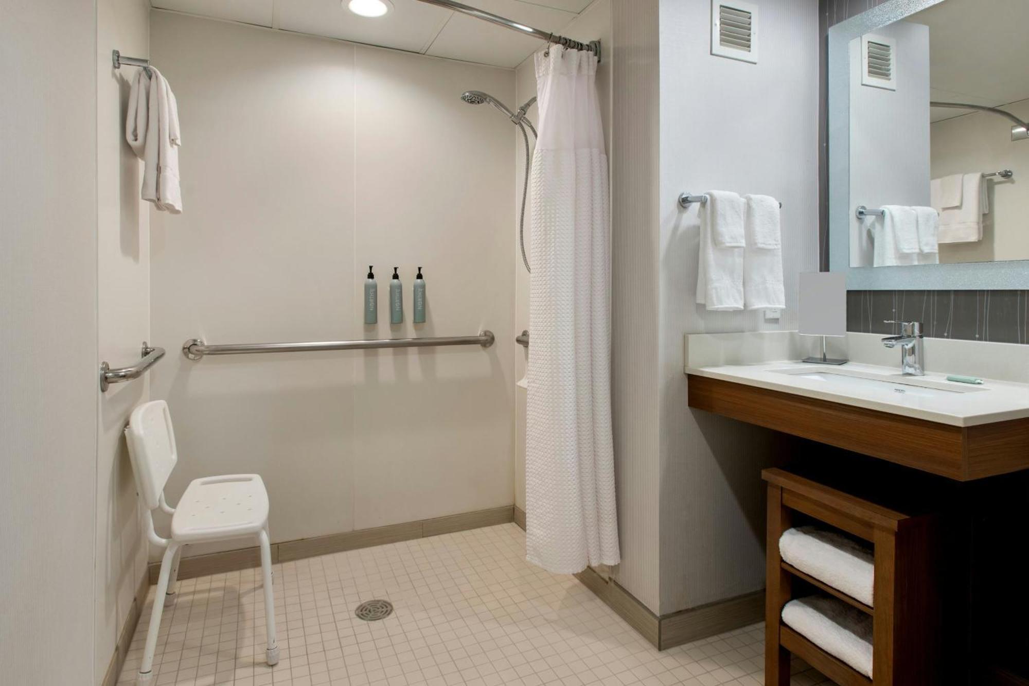 Отель Courtyard Binghamton Vestal Экстерьер фото
