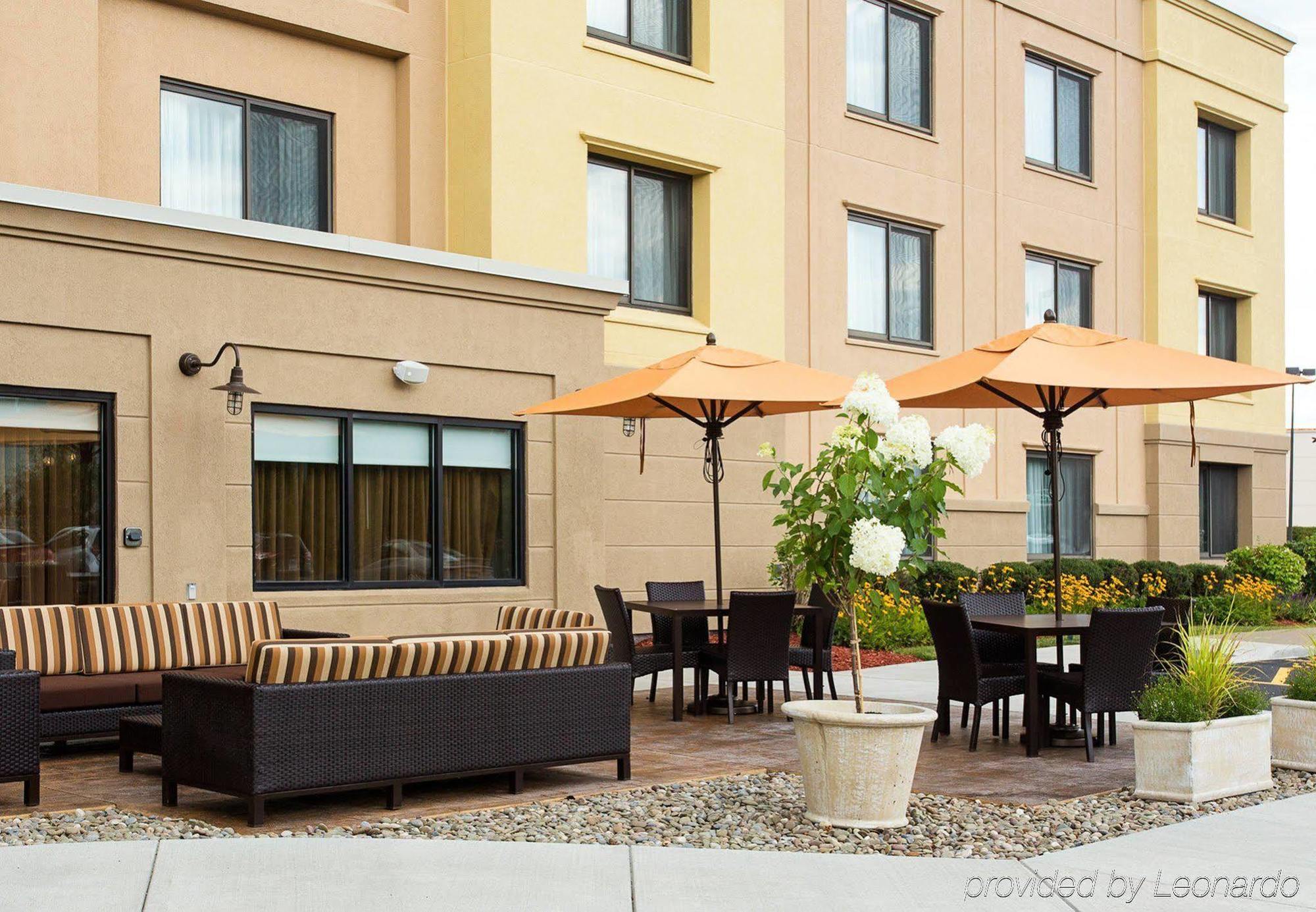 Отель Courtyard Binghamton Vestal Экстерьер фото